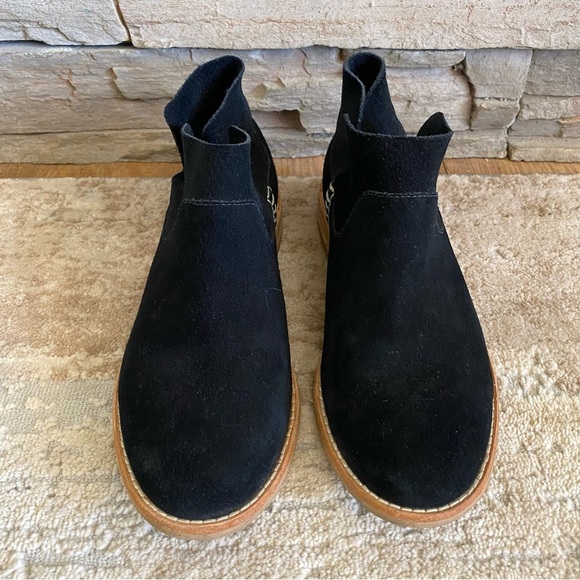 Clarks Edenvale Bella Black Suede Leather Ankle Boots Booties Pull On: 6 - Picture 2 of 10